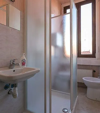 Via Gerolamo Frescobaldi 13, - 1 *